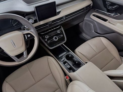 Used 2022 Lincoln Corsair AWD w/ Premium Package image 26