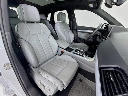 Used 2024 Audi Q5 2.0T Premium image 27