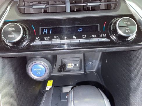 Used 2021 Toyota Venza XLE w/ Softex Package image 20