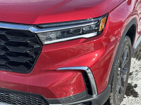 Used 2025 Honda Pilot Touring image 9