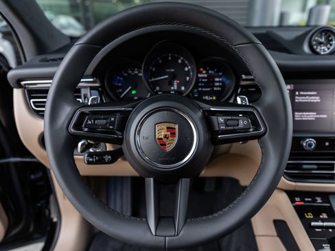 New 2026 Porsche Macan AWD/4WD image 25