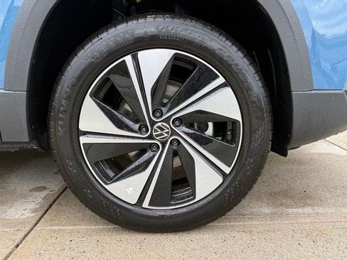 New 2026 Volkswagen Taos SE AWD/4WD image 9