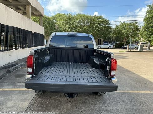Used 2022 Toyota Tacoma SR5 RWD image 8