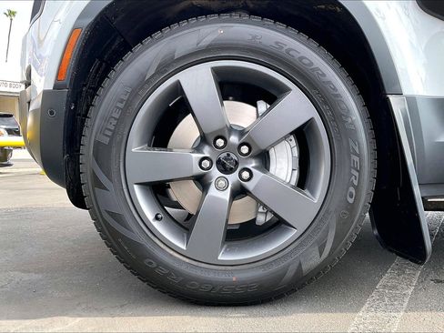 New 2026 Land Rover Defender 130 S image 18