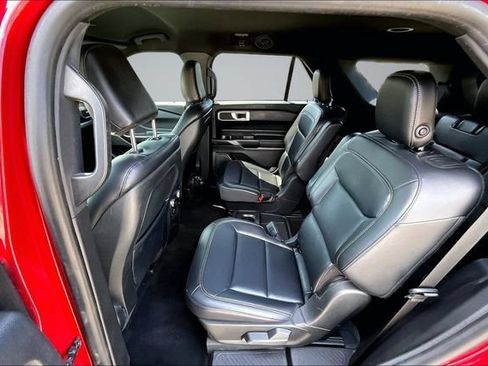 Used 2020 Ford Explorer XLT w/ Equipment Group 202A RWD image 22