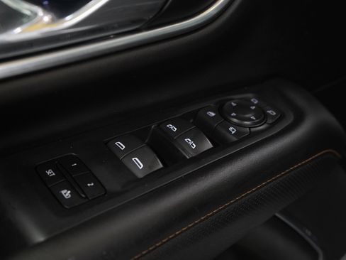 Used 2021 GMC Yukon AT4 w/ AT4 Premium Plus Package AWD/4WD image 26