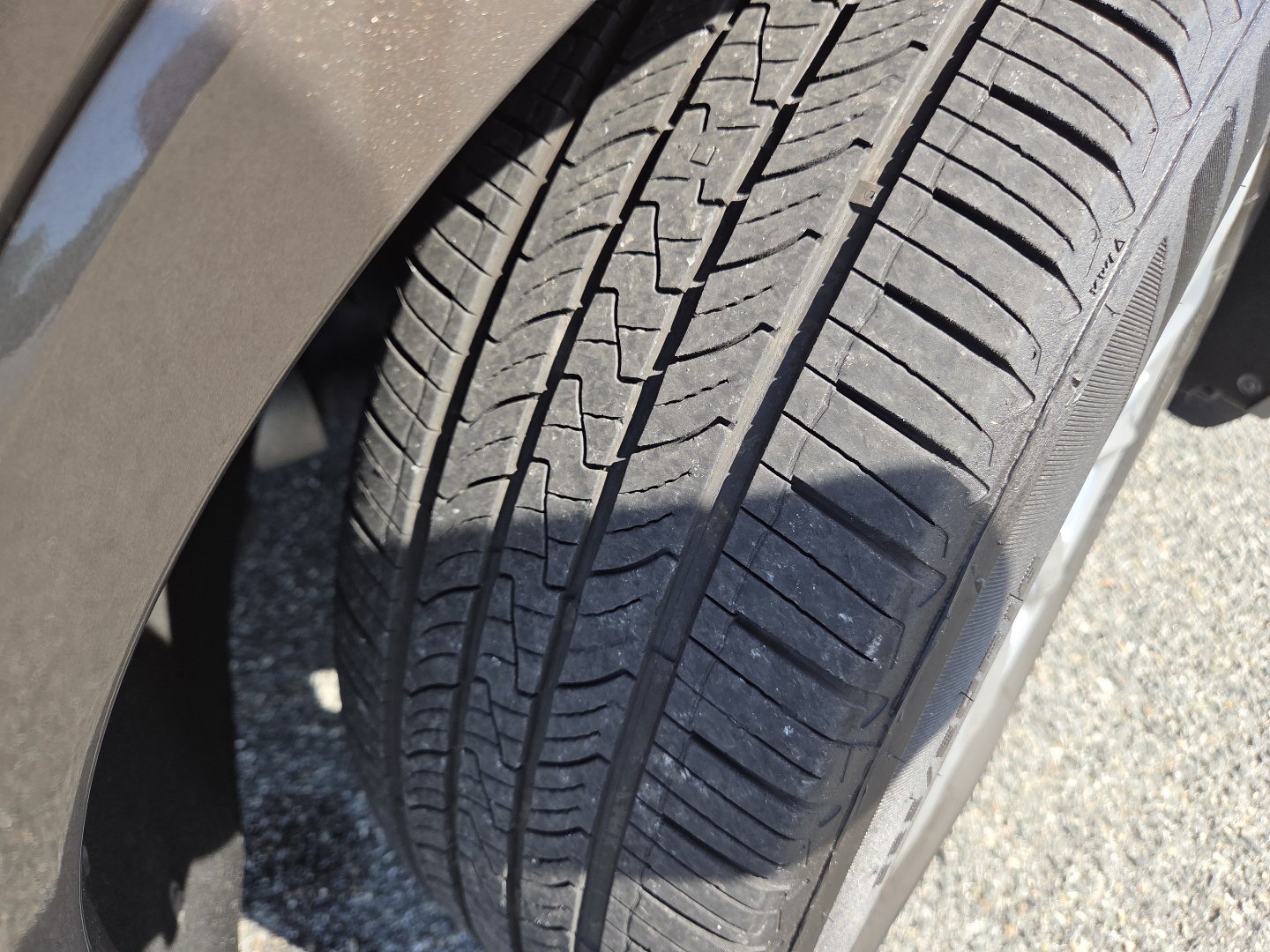 Used 2019 Buick Envision Essence FWD image 12