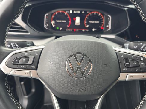 Used 2022 Volkswagen Taos SEL image 22