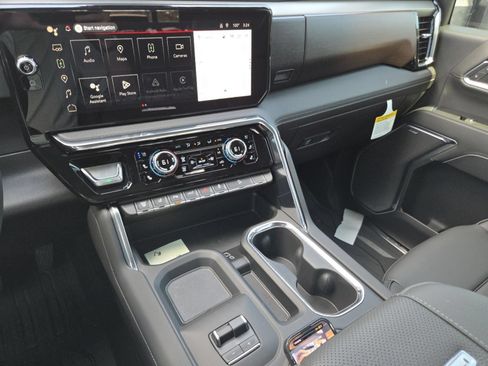 New 2026 GMC Sierra 2500 Denali w/ Denali Reserve Package AWD/4WD image 34