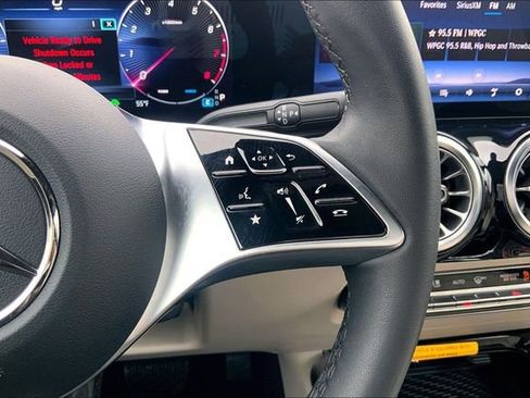 Used 2026 Mercedes-Benz GLA 250 4MATIC image 21