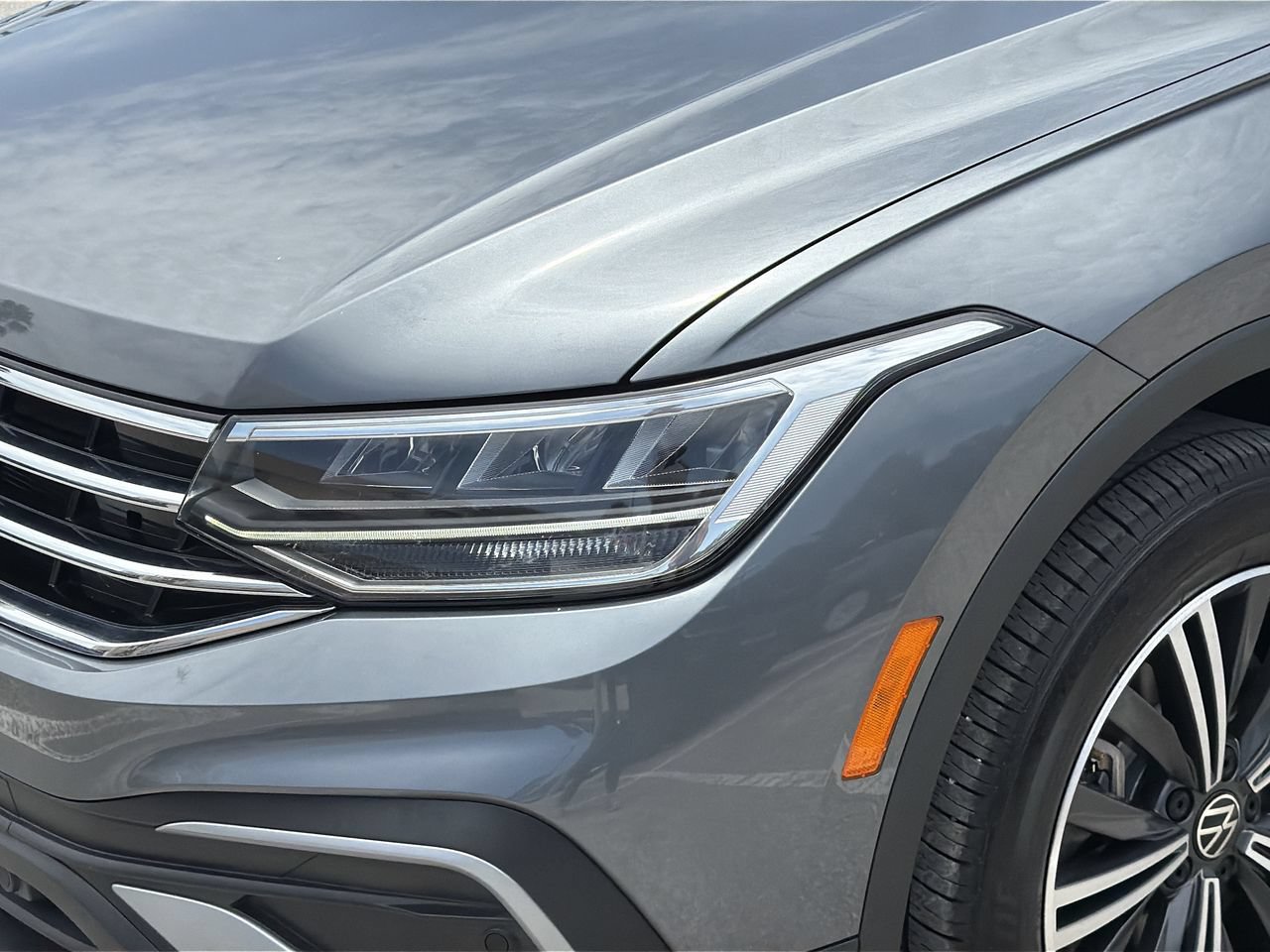 Used 2024 Volkswagen Tiguan Wolfsburg Edition FWD image 6