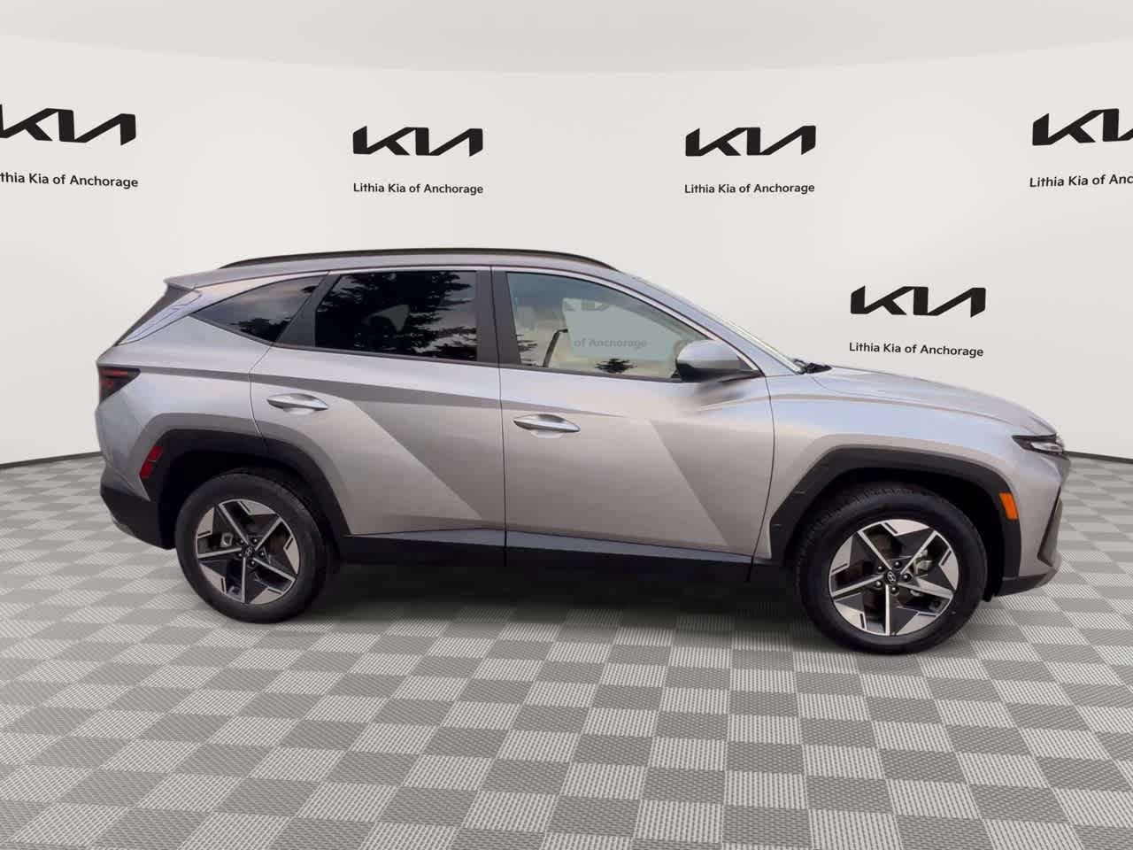 Used 2025 Hyundai Tucson SEL AWD/4WD image 3