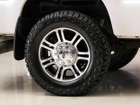 Used 2016 Ford F350 Platinum w/ FX4 Off-Road Package AWD/4WD image 45
