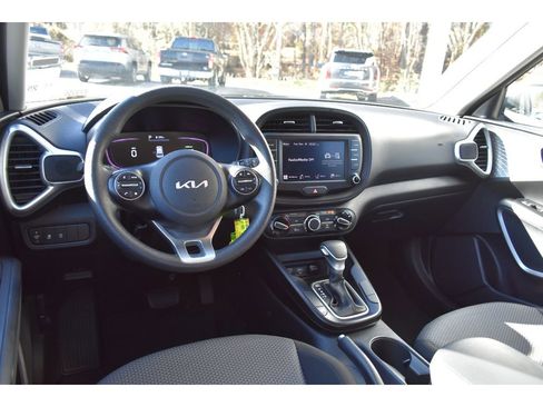 Used 2024 Kia Soul LX w/ Option Group 015 image 12