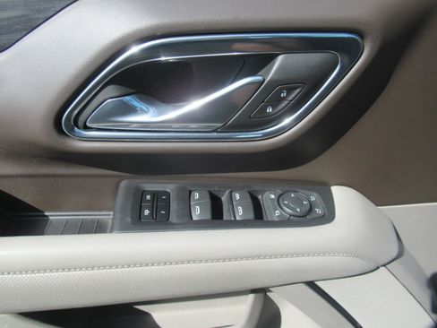 Used 2022 GMC Yukon XL SLT w/ SLT Premium Package AWD/4WD image 21