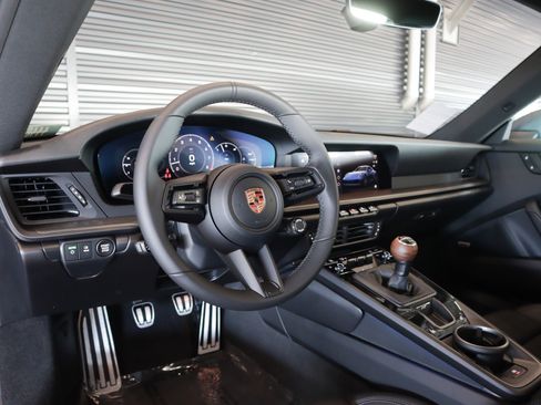 New 2026 Porsche 911 Carrera T image 4