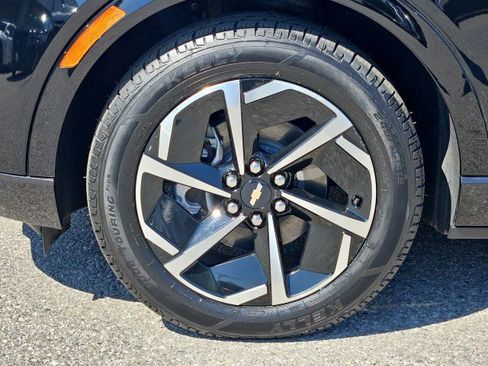 Used 2024 Chevrolet Equinox EV LT FWD image 32