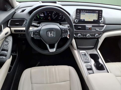 Used 2022 Honda Accord Touring image 17