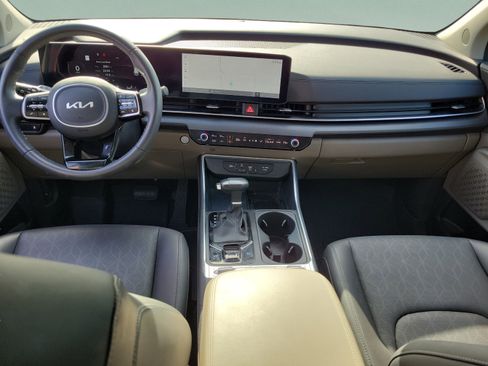 Used 2025 Kia Carnival SX FWD image 8