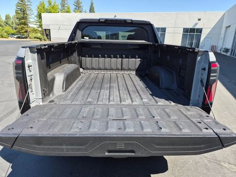 Used 2024 GMC Sierra EV Denali AWD/4WD image 6