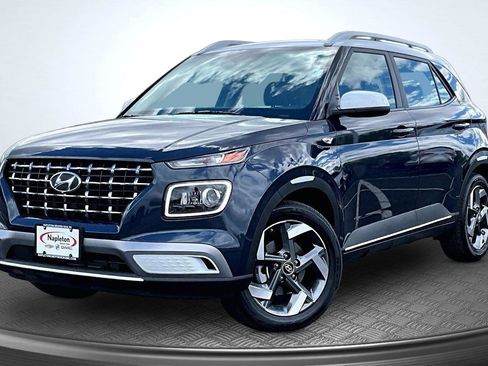 Used 2024 Hyundai Venue Limited FWD image 1