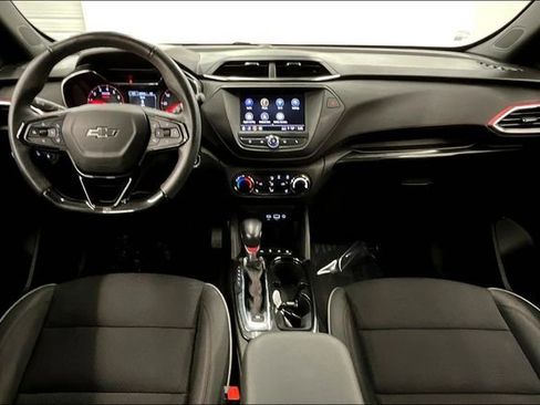Used 2023 Chevrolet TrailBlazer RS FWD image 17