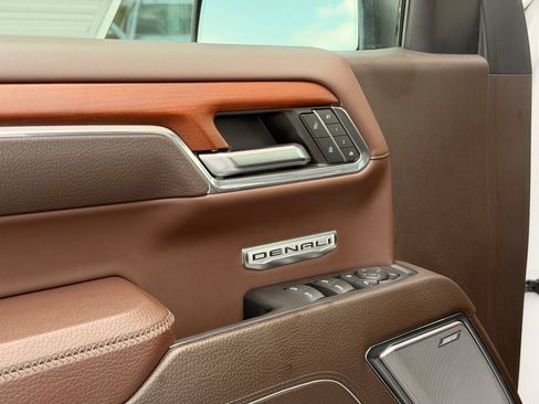 Used 2023 GMC Sierra 1500 Denali AWD/4WD image 17