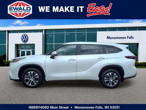 Used 2026 Toyota Highlander XLE AWD/4WD image 4