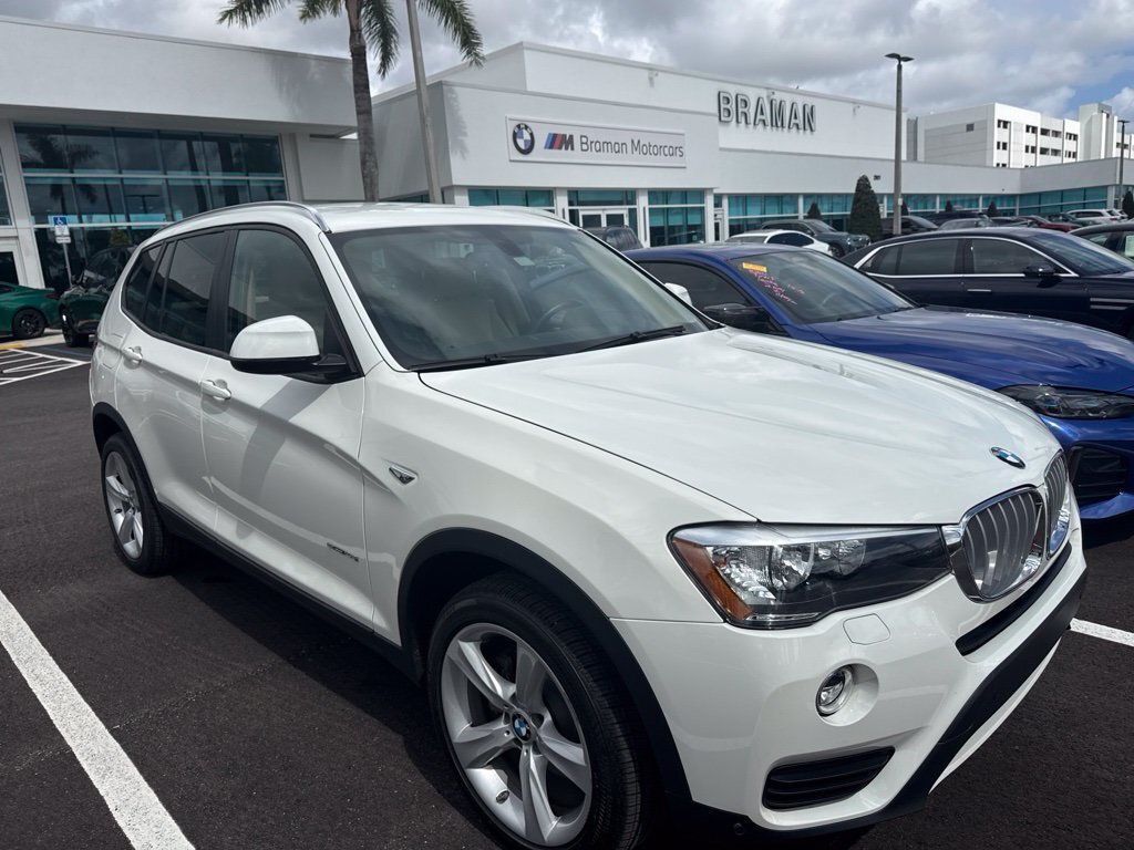 Used 2017 BMW X3 sDrive28i RWD image 3