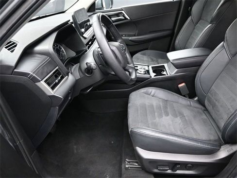 Used 2023 Mitsubishi Outlander SE image 13