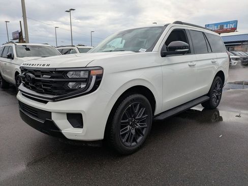 New 2026 Ford Expedition Platinum w/ Stealth Appearance Package image 8