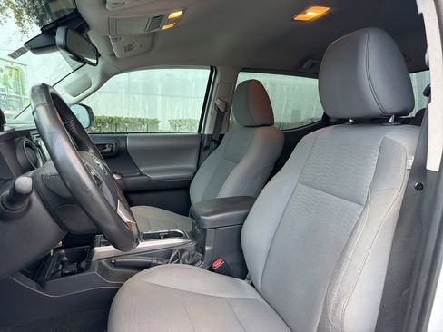 Used 2018 Toyota Tacoma SR5 image 9