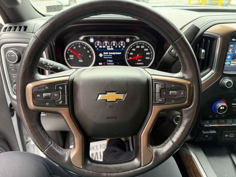 Used 2021 Chevrolet Silverado 1500 High Country w/ Technology Package AWD/4WD image 16