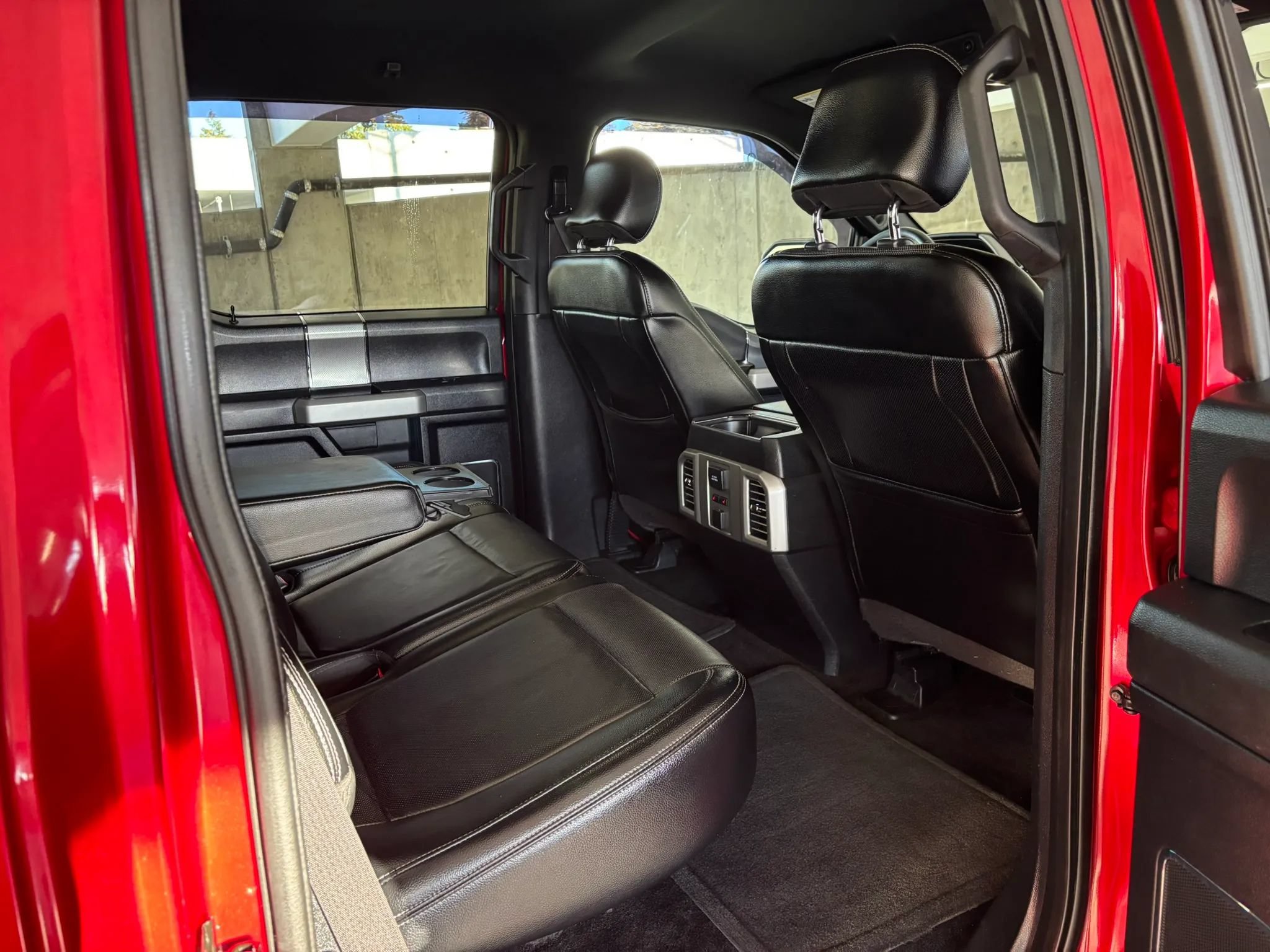 Used 2015 Ford F150 Lariat w/ Equipment Group 502A Luxury AWD/4WD image 25