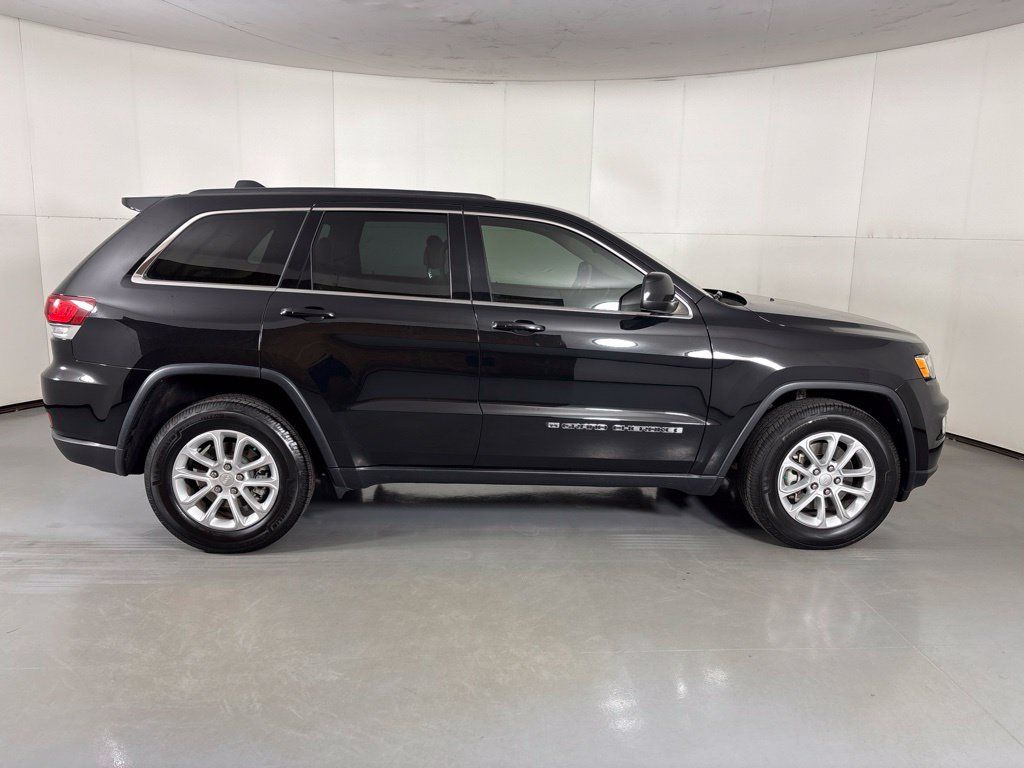 Used 2022 Jeep Grand Cherokee Laredo E RWD image 9