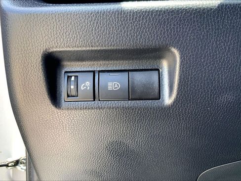 Used 2024 Toyota RAV4 XLE FWD image 33