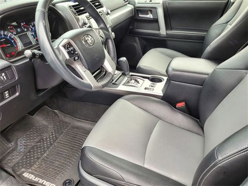 Used 2017 Toyota 4Runner SR5 image 15