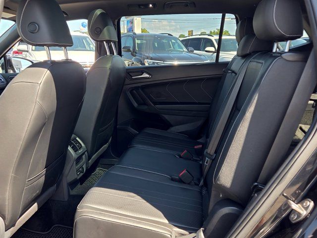 Used 2022 Volkswagen Tiguan SE R-Line FWD image 6