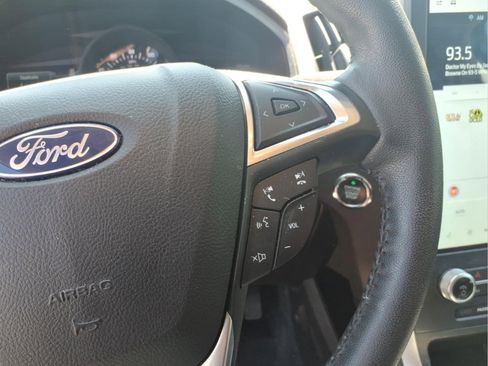 Used 2024 Ford Edge SEL AWD/4WD image 16