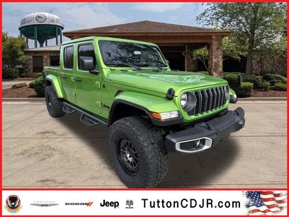 New 2025 Jeep Gladiator Sport w/ Premium Package