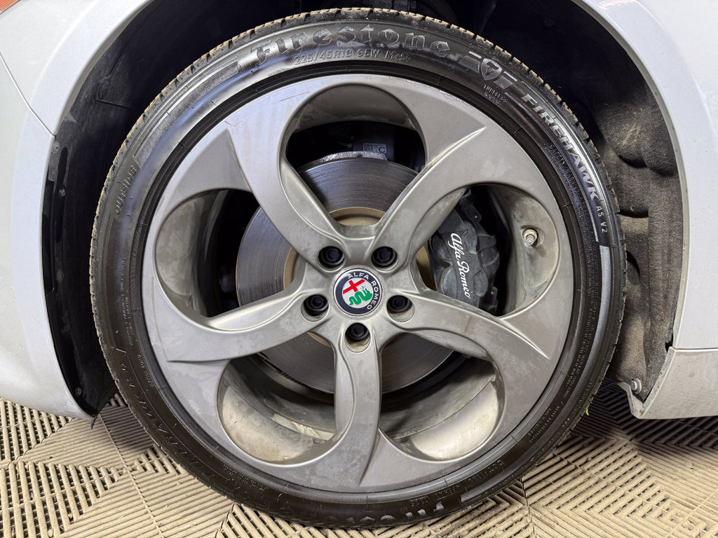 Used 2018 Alfa Romeo Giulia AWD image 18