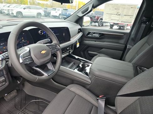 New 2026 Chevrolet Suburban LS image 22