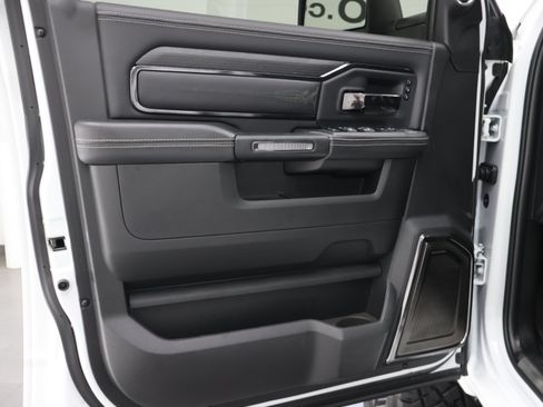 Used 2023 RAM 2500 Limited AWD/4WD image 45