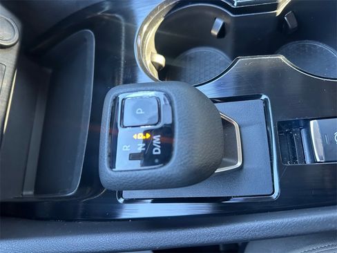 Used 2023 Nissan Rogue SV image 30