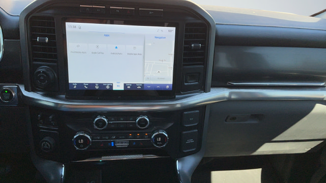 Used 2021 Ford F150 Lariat w/ Max Trailer Tow Package RWD image 17