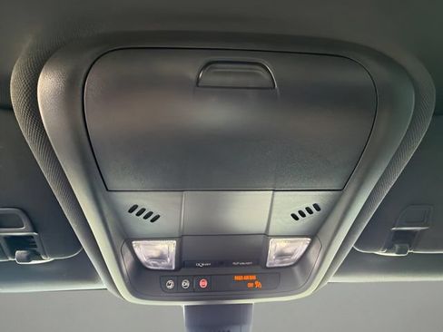 Used 2024 Chevrolet Equinox RS FWD image 29