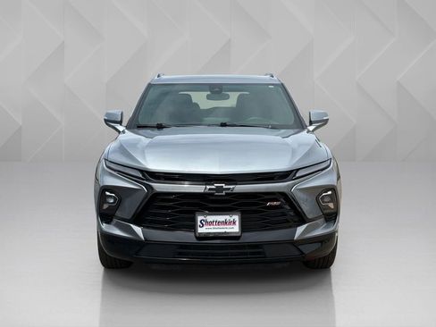 Used 2025 Chevrolet Blazer RS FWD image 2