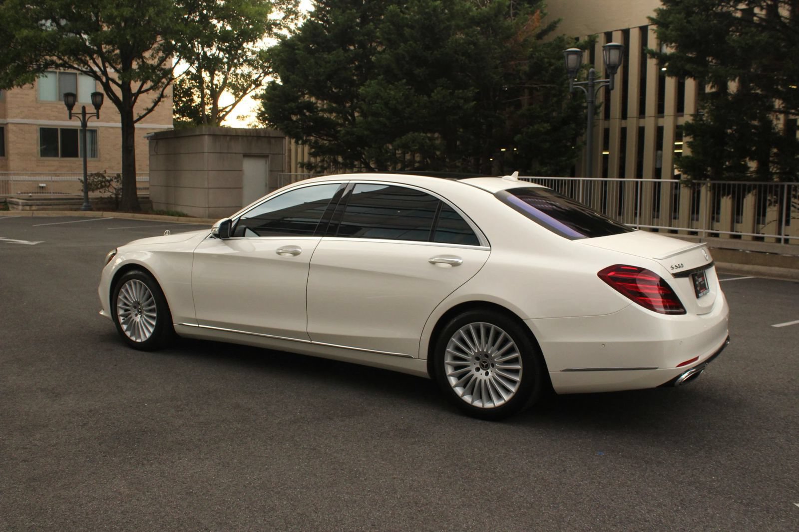 Used 2020 Mercedes-Benz S 560 Sedan w/ Premium Package image 10