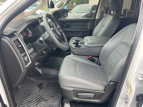 Used 2020 RAM 1500 Tradesman w/ Chrome Appearance Group image 29