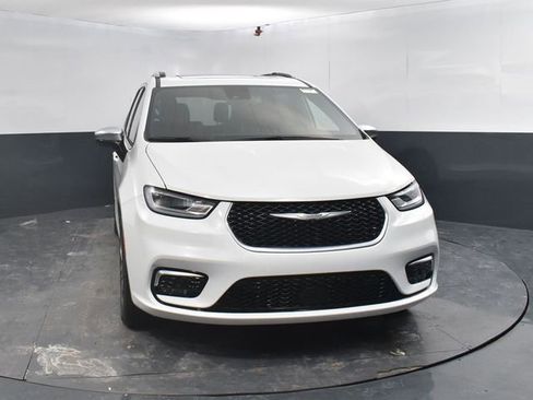 New 2026 Chrysler Pacifica Pinnacle w/ Trailer Tow Group image 2